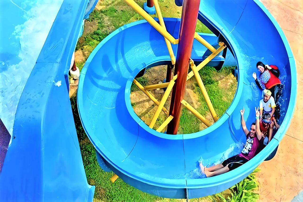 Paragon Water Themepark Suites Melaka By Ggm Exterior foto